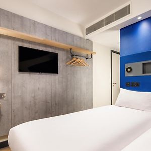 Habitación Estándar con 2 Camas Individuales